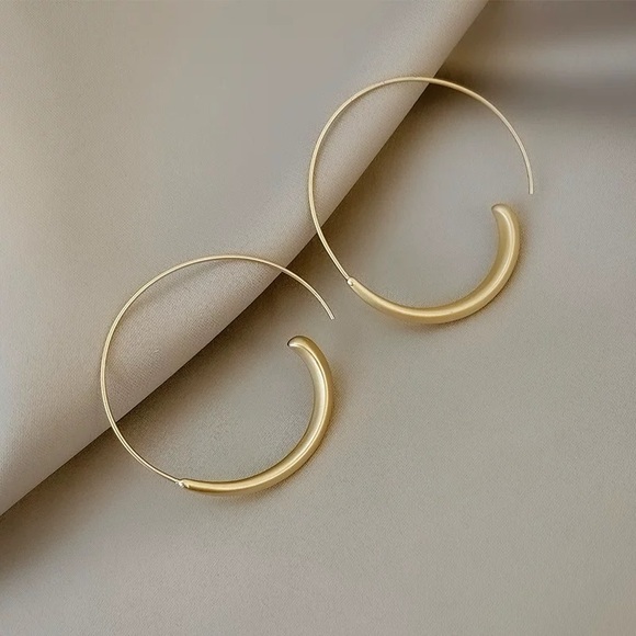 3/$20 Gold Matte Brushed Dainty Hoop Earrings - Picture 1 of 8